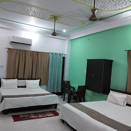 Hotel Chandrasha Villa Ayodhya Dham Ram Mandir 600 Meter المظهر الخارجي الصورة