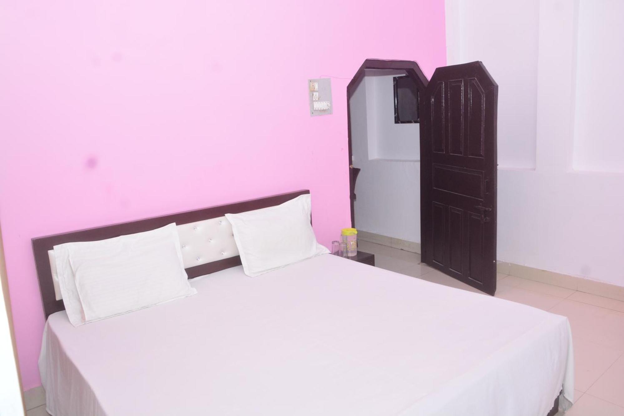 Hotel Chandrasha Villa Ayodhya Dham Ram Mandir 600 Meter المظهر الخارجي الصورة
